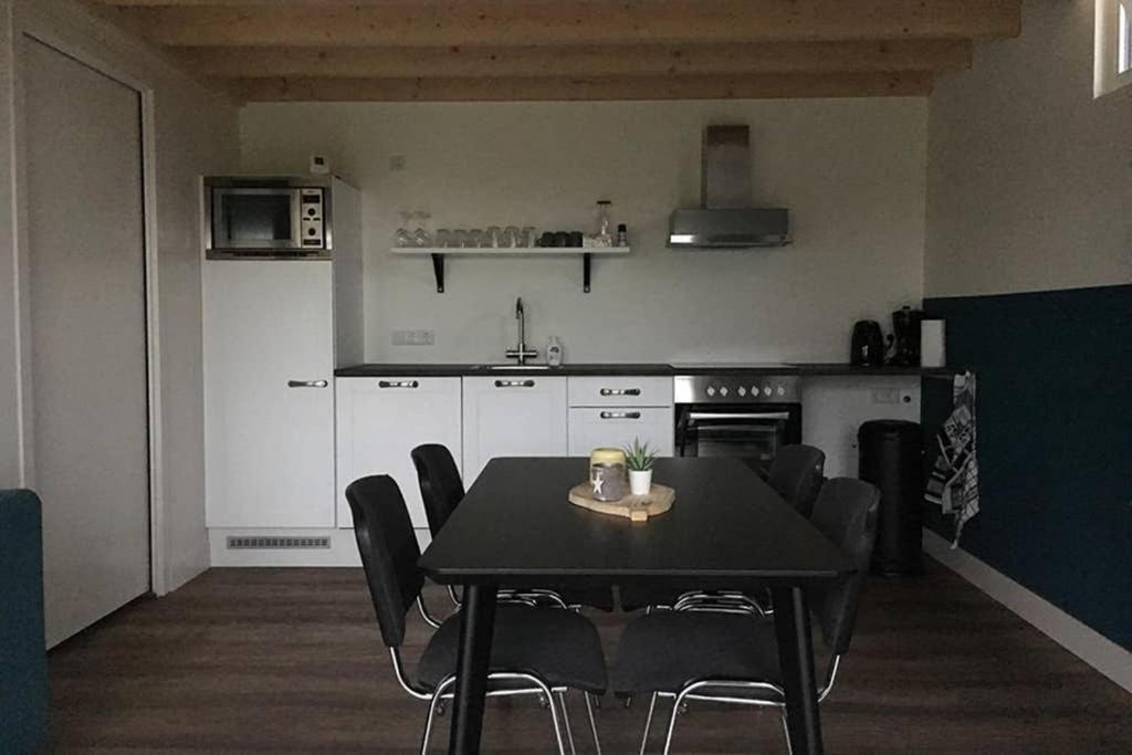 Ruim Appartement In Prachtige Fiets-Wandelomgeving アップカウデ エクステリア 写真