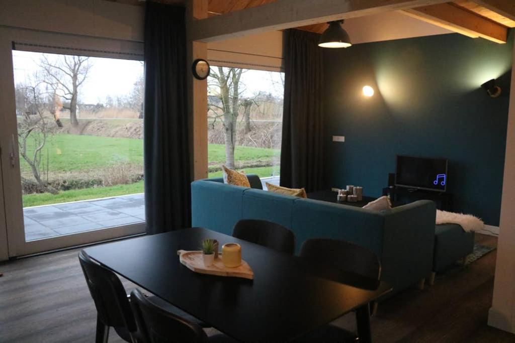 Ruim Appartement In Prachtige Fiets-Wandelomgeving アップカウデ エクステリア 写真